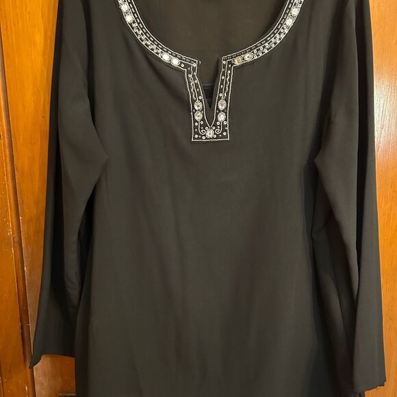 Covington long black two layer blouse, cami snaps into shirt, great condition - Picture 2 of 8